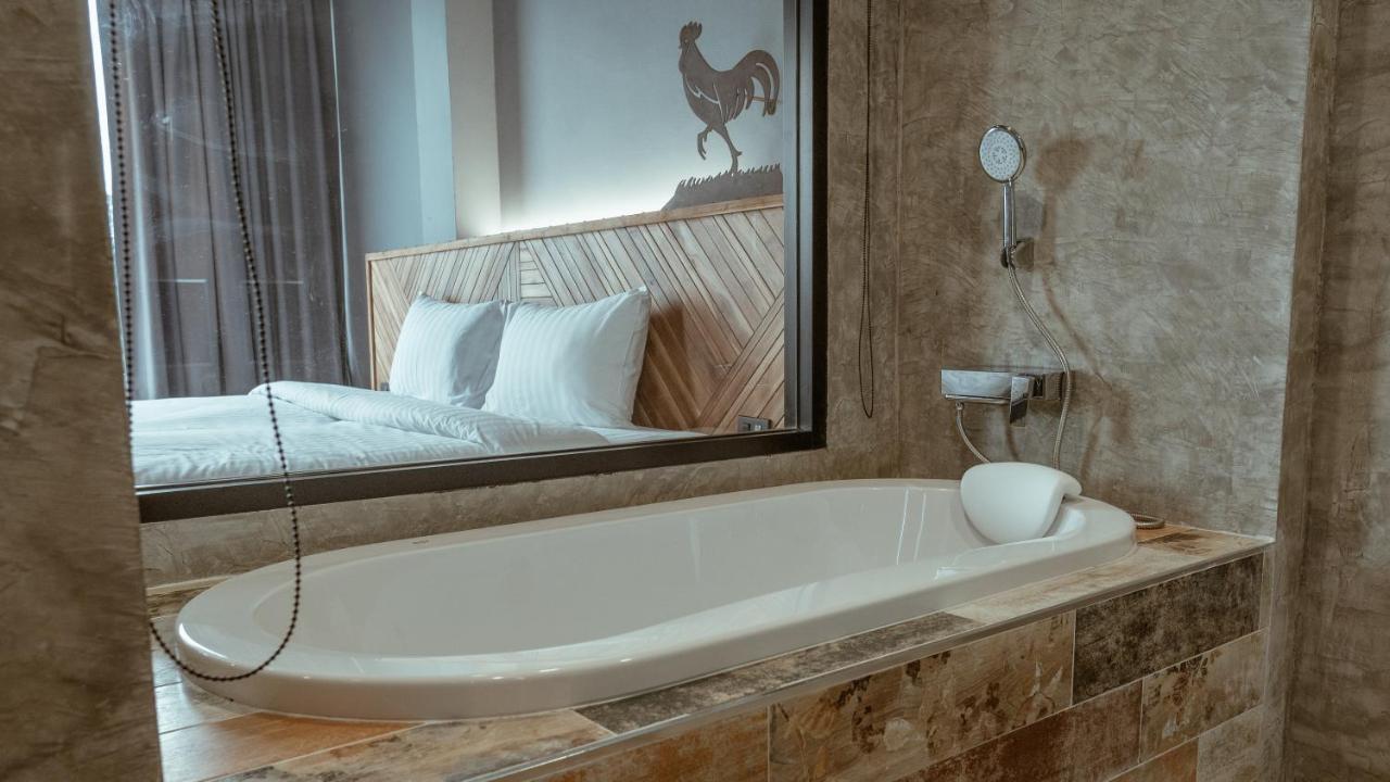 Ou Hotel Phitsanulok Dış mekan fotoğraf