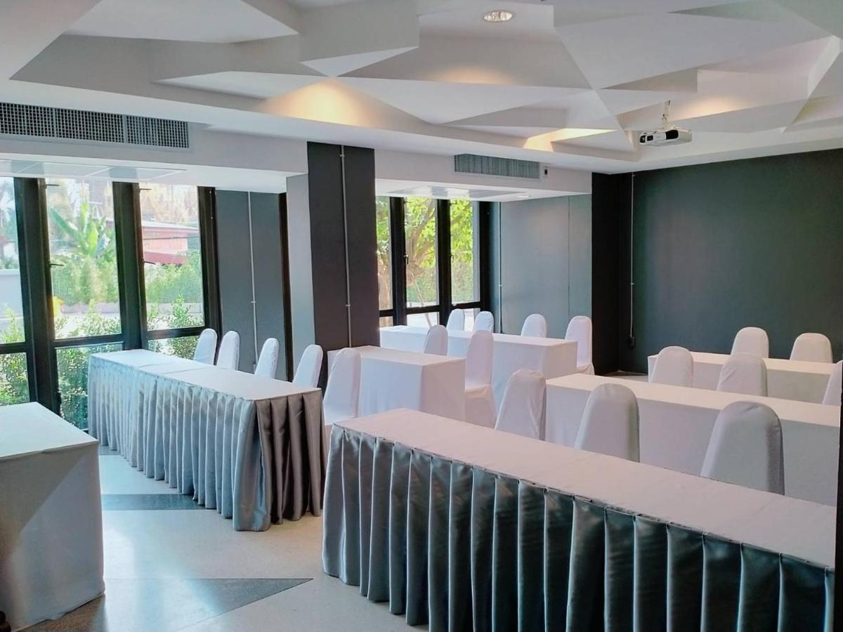 Ou Hotel Phitsanulok Dış mekan fotoğraf